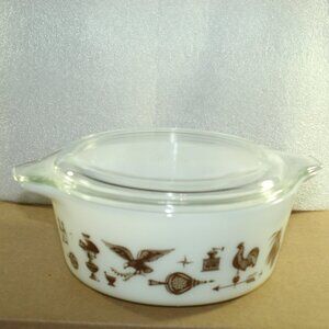 Vintage PYREX Early American #472 1.5 Pint Casserole Dish with lid